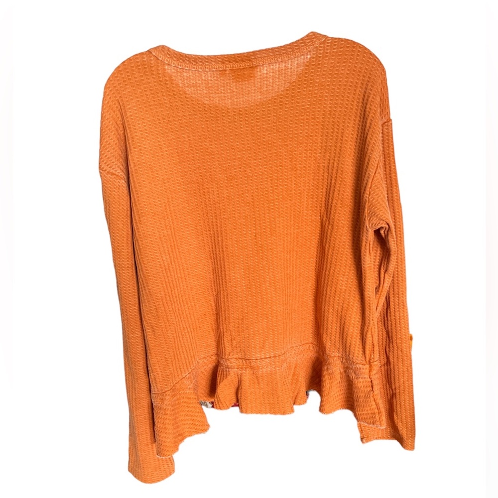 Ruffle Bottom Top - Picture 4 of 4